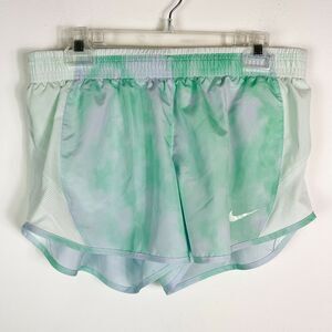 Nike NWOT Women's Icon Clash Tie Dye Shorts Green Glow Shorts Size XS CZ9624-342